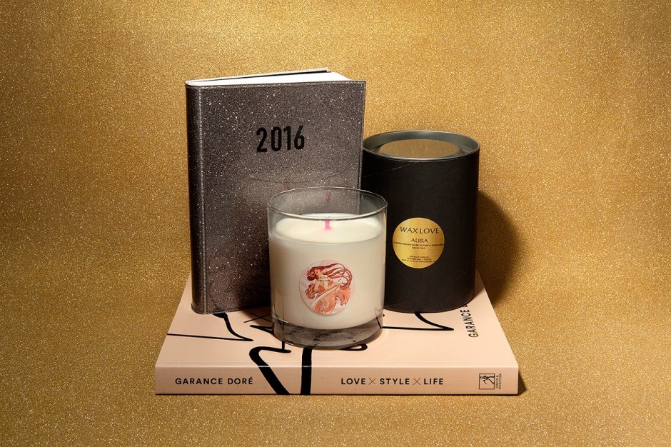 candle-and-books-940x626 Christmas Gift Guide For Her