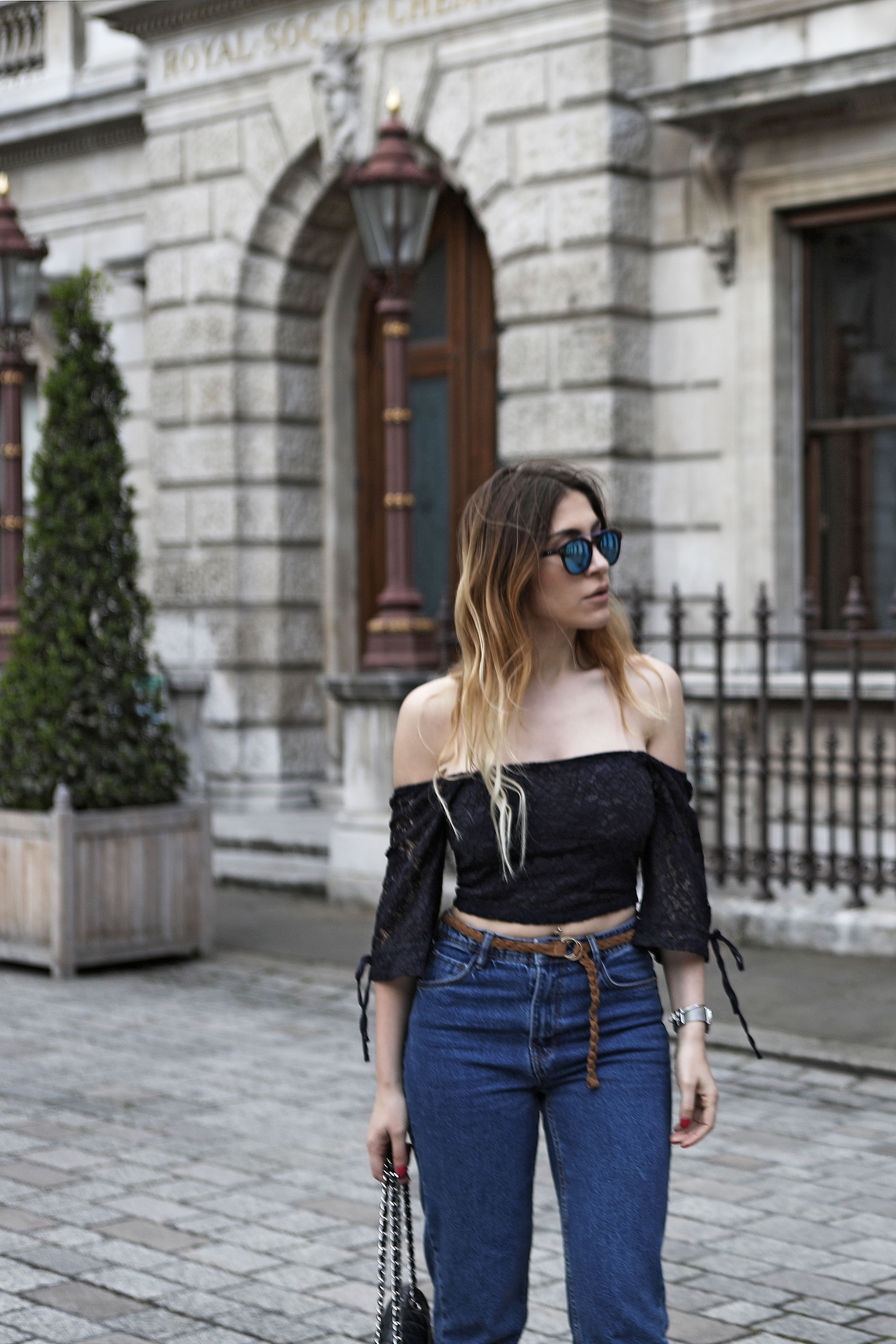 How-to-Style-Mom-Jeans_-8 How to Style Mom Jeans for Going Out